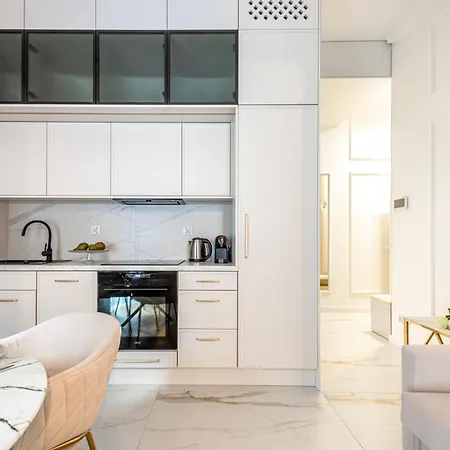 Aurum Apartment *