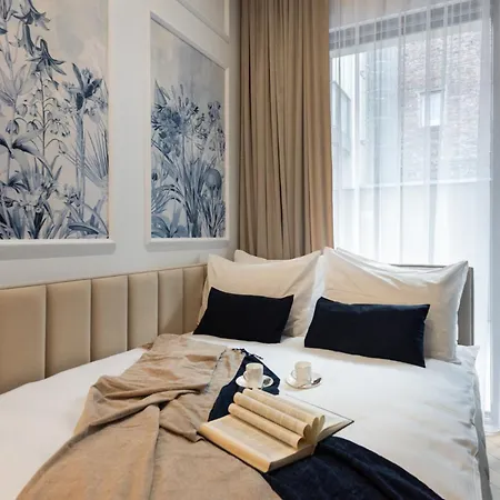 Aurum Apartment *