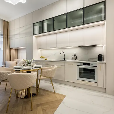 Aurum Apartment *